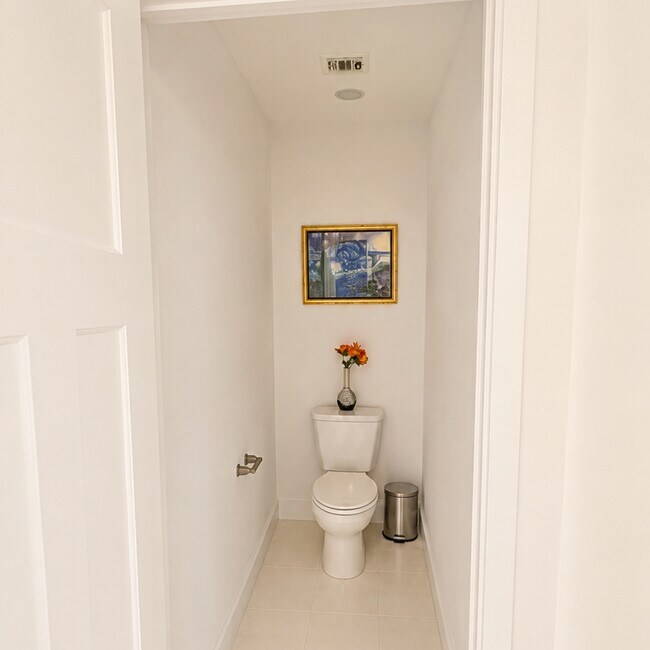 Building Photo - 1206 Marsalis Pl