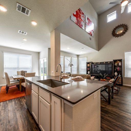 Building Photo - 412 San Gabriel River Rd