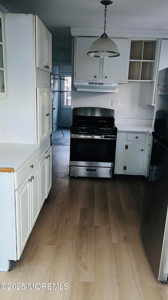 Building Photo - 439 Mantoloking Rd