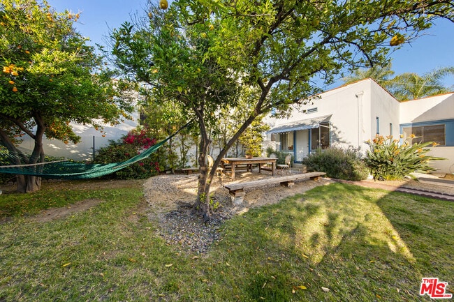 Building Photo - 2009 N New Hampshire Ave