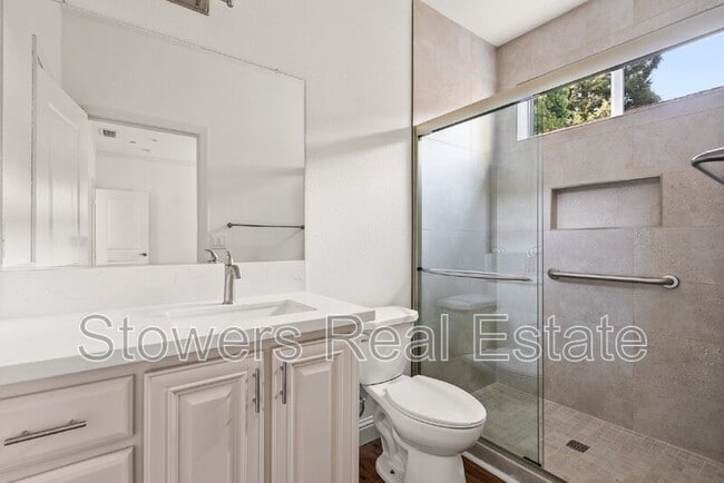 Building Photo - 144 Larkwood Cir