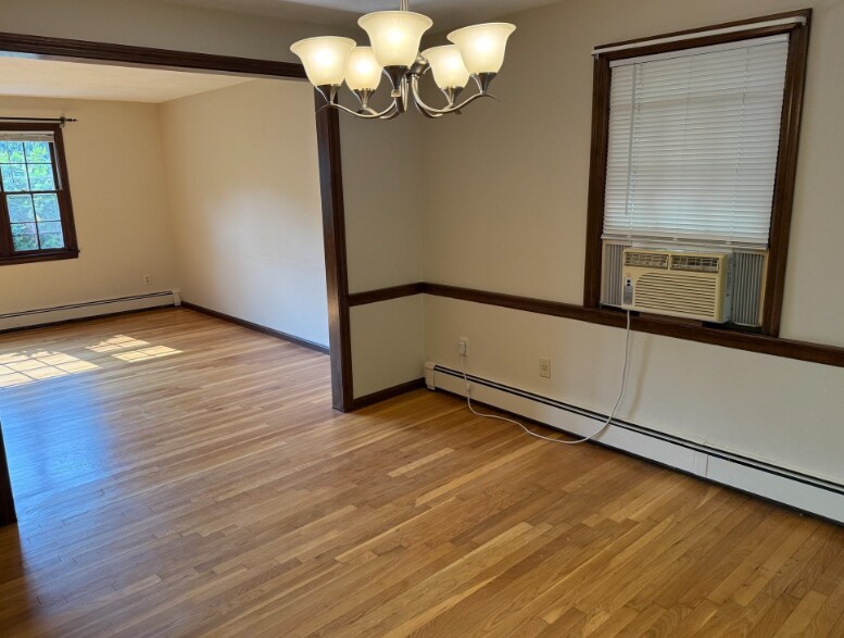 Building Photo - 17 Circle Rd