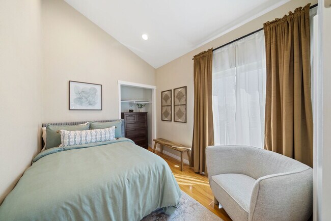 Building Photo - 12841 Forest Dr