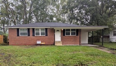 Building Photo - AVAILABLE NOW!! 3/1 Updated and Ready for a move-in!