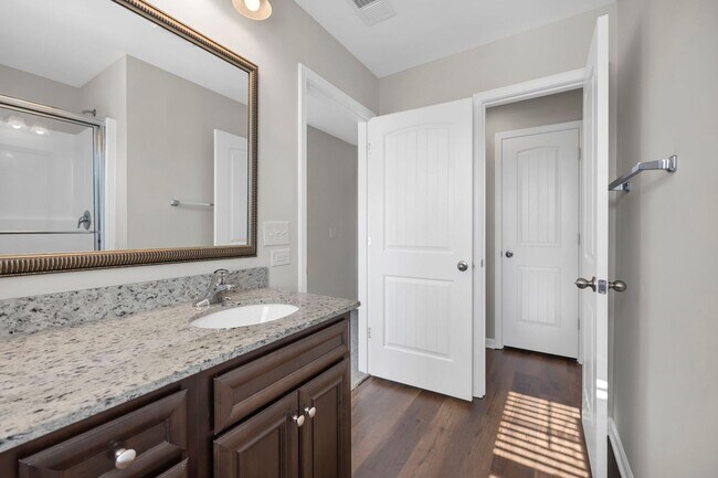 Building Photo - EXCELLENT LOCATION IN LEXINGTON'S DAWSON'S PARK