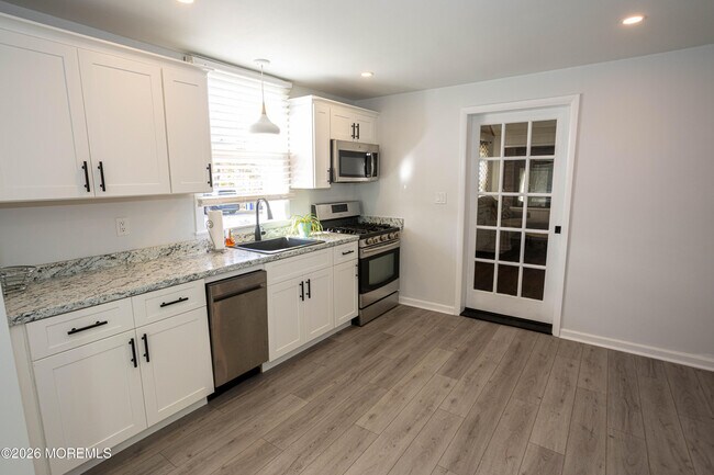 Building Photo - 17 George Rd