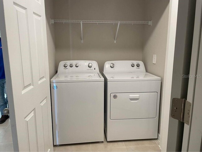 Building Photo - 22319 Walton Ave