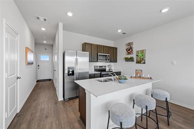 Building Photo - 204 Tall Cedar Wy
