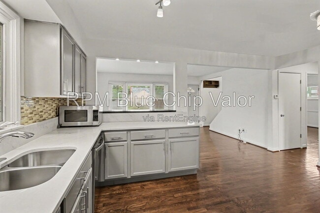Building Photo - 3942 Hemphill Way