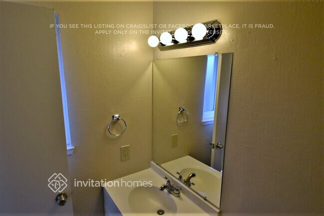 Building Photo - 3054 Coventry Dr