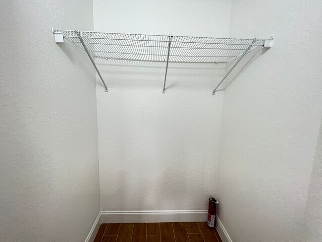 Building Photo - Beautiful 4 Bed 4.5 Bath luxury Townhouse with Elevator located by the Beach Lauderdale by the Sea