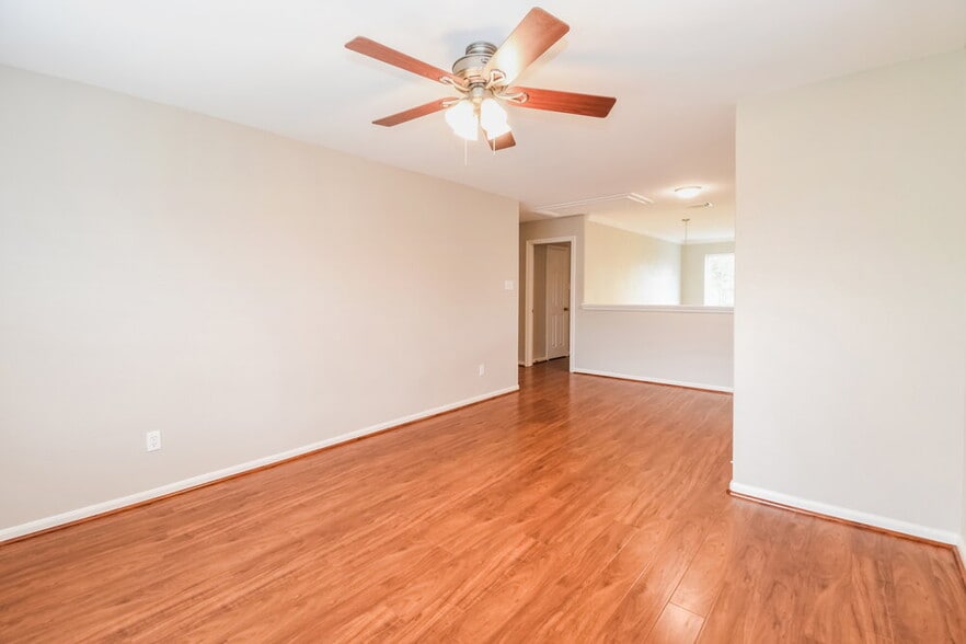 Building Photo - 11305 Shoal Creek Dr