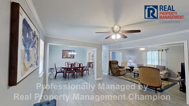 Building Photo - Spacious and Beautifully Updated 3 BD/2 BA...