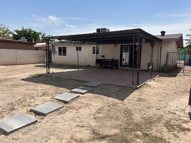 Building Photo - 1140 Yerba Rd SW
