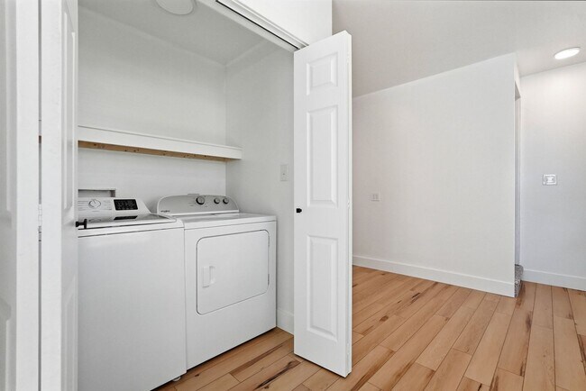 Building Photo - Brand New Renovation - Sharpsburg