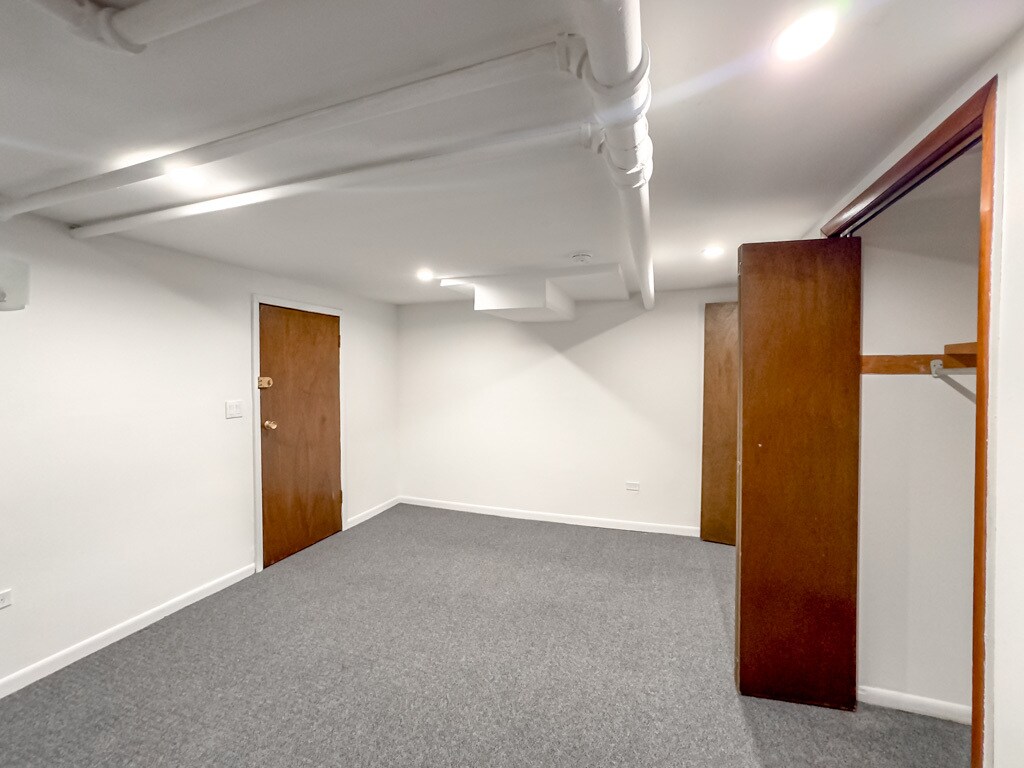 Building Photo - 3024 N Halsted St