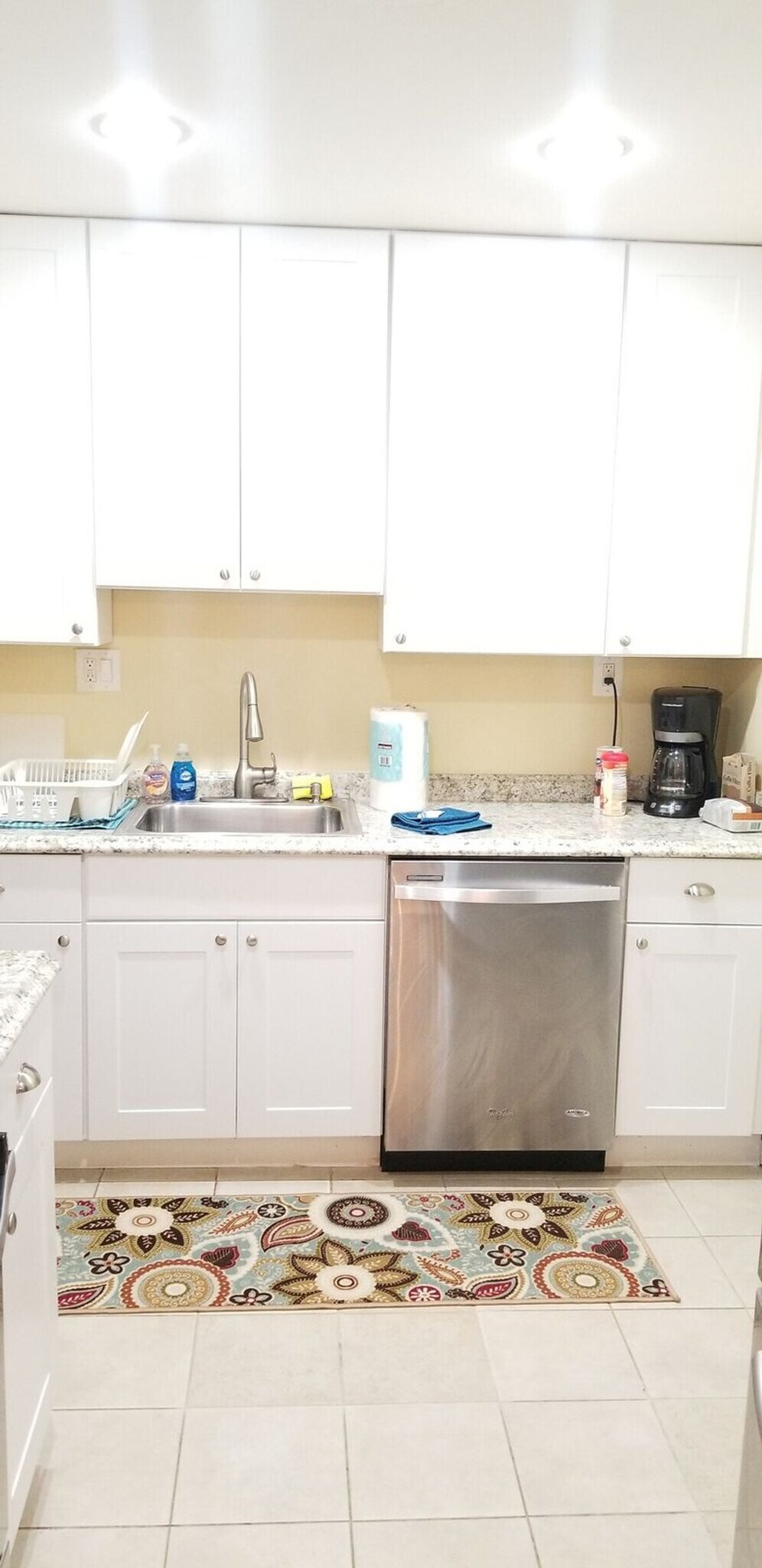 Building Photo - 2028 Pimmit Dr