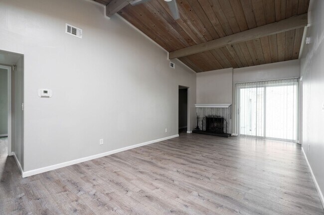 Building Photo - Attached garage!