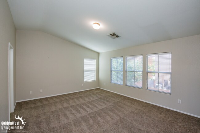 Building Photo - Beautiful 3Bdm 2.5Ba Home in Las Vegas!
