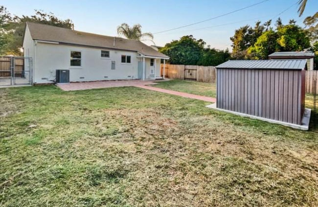 Building Photo - 5728 Hazelbrook Ave