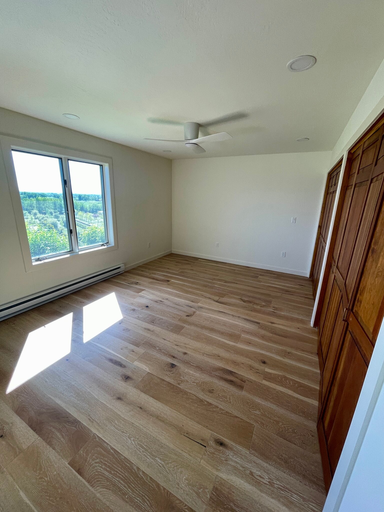 Master Bedroom - 5014 Justin Ln