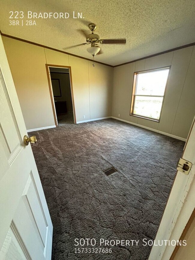 Building Photo - 3BD/2BA Pet-Friendly Home in Oak Ridge