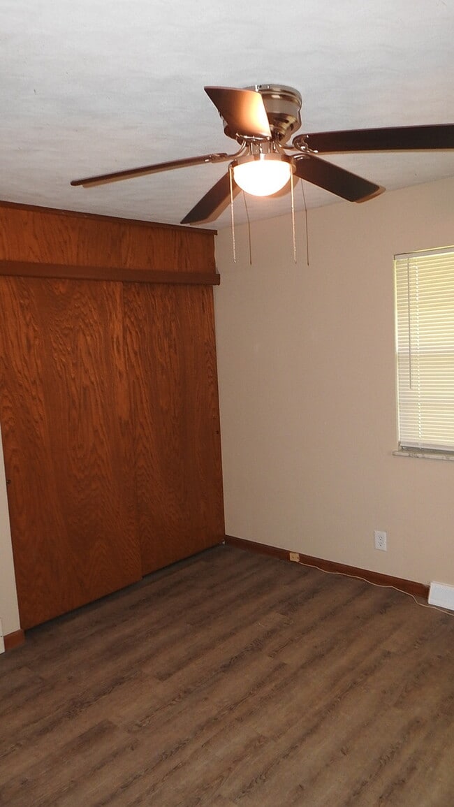 Building Photo - 1224 N Cottage Ave