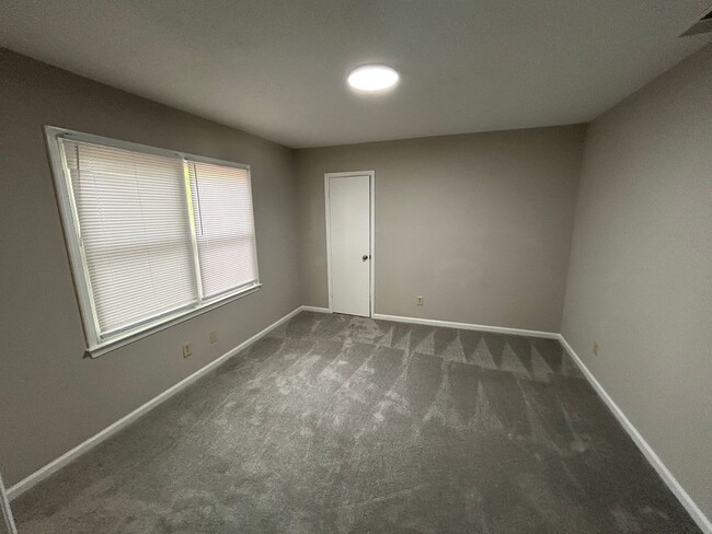 Building Photo - Sherwood2263-2265