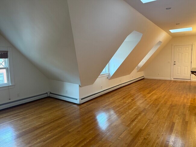 Building Photo - 103 Sewall Ave