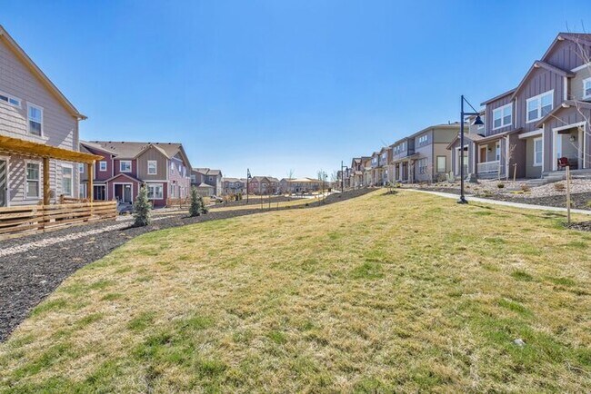 Building Photo - Off-The-Charts Incredible Collier Hill Home