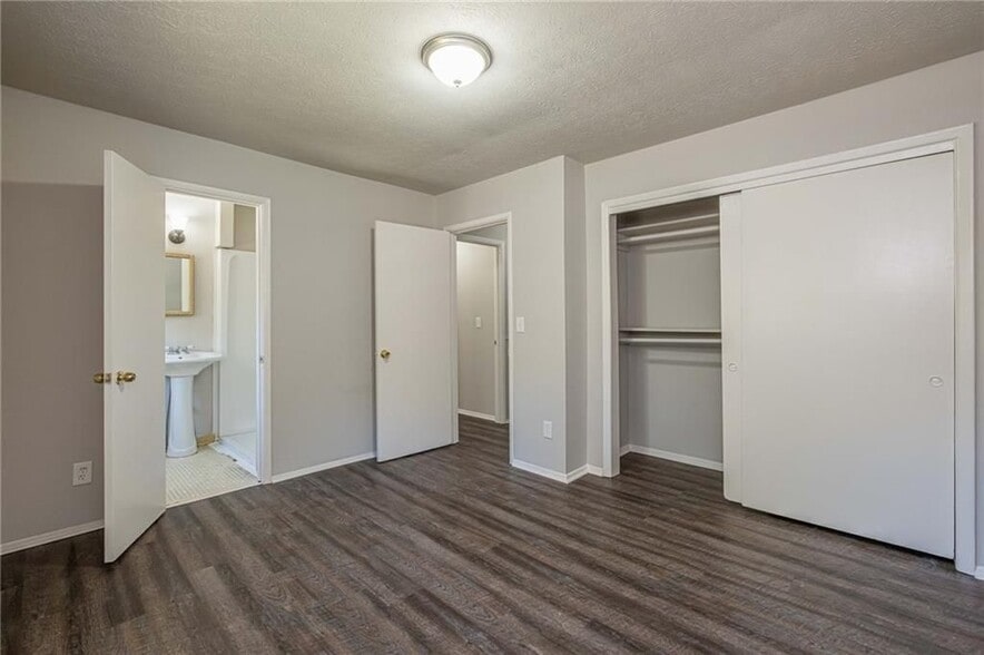 Building Photo - 1798 Dogwood Ct SW