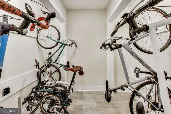 Building Photo - 1444 Harvard St NW