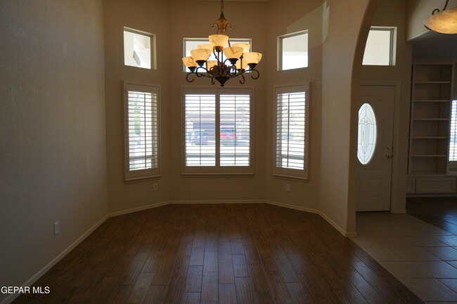 Building Photo - 6693 Capitan Ridge