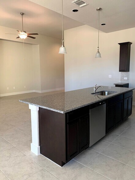 Building Photo - 10717 Charger Wy