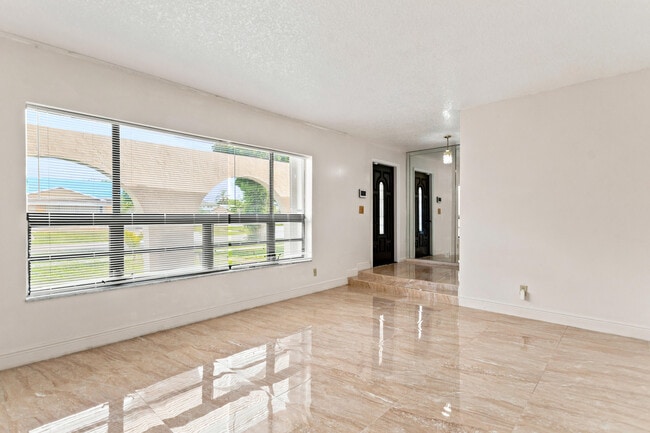 Building Photo - 4851 NW 17th St