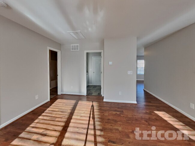 Building Photo - 30 Gold Rush Ct