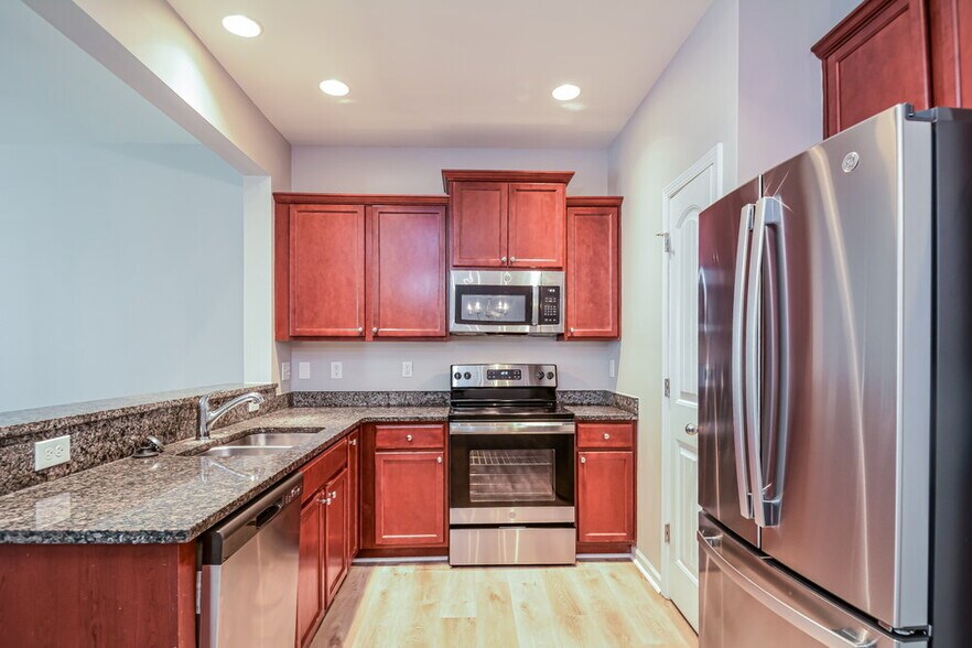 Building Photo - 2203 Sunny Cove Dr