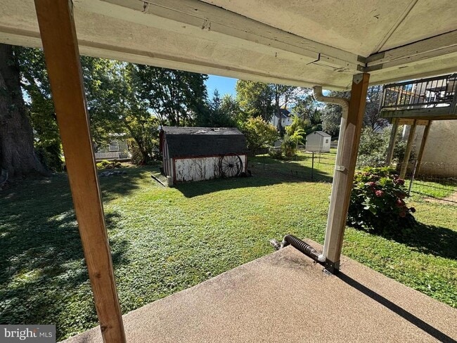 Building Photo - 317 W 4th Ave