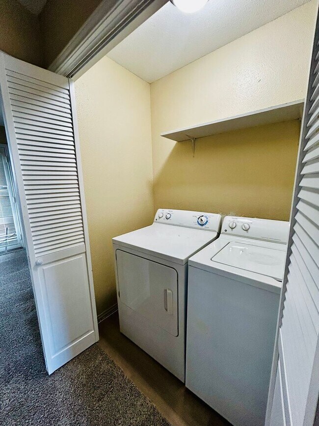 Building Photo - 1841 River Crossing Cir