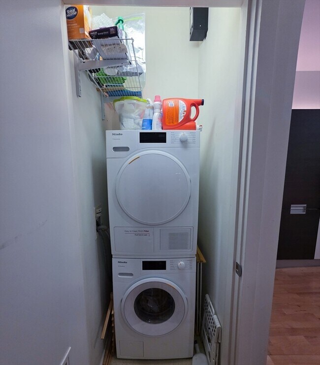 Building Photo - 346-354-354 Congress St