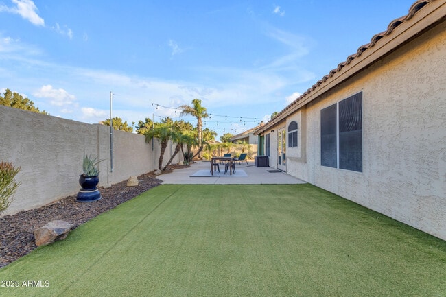 Building Photo - 1823 W Remington Dr