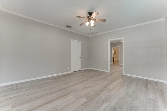 Building Photo - 803 N McKinney St