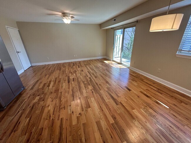 Building Photo - 2 Bedroom 1 Bath - Downtown Morganton - Anderson Place Apts.