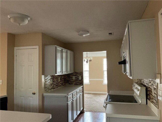 Building Photo - 2570 Treasure Ct