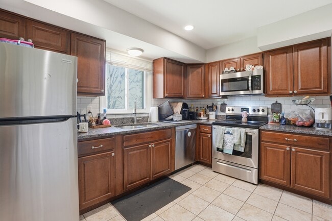 Building Photo - 9244 Limestone Pl