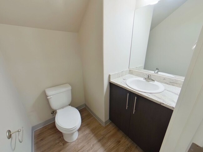 Building Photo - 335-337 NW 18th St.