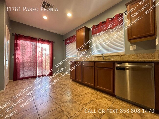 Building Photo - 2 BR 2.5 BA Condo located in The Paseos at...