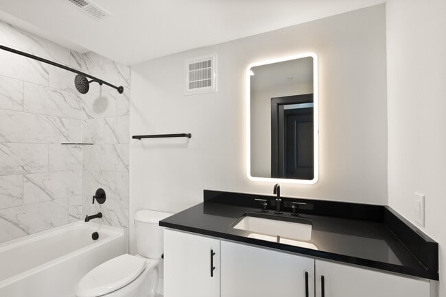 Building Photo - 701 N Henry St