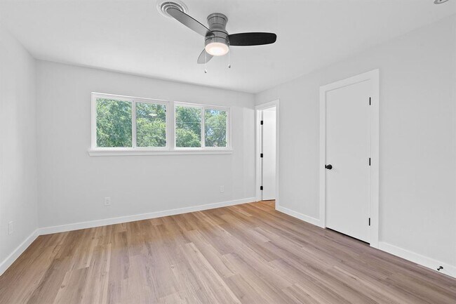 Building Photo - 711 Santa Rosa Dr