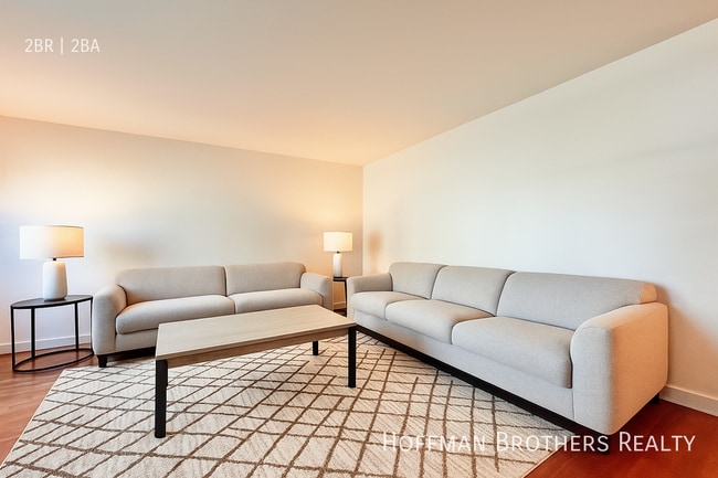 Building Photo - 10655 Wilshire Blvd